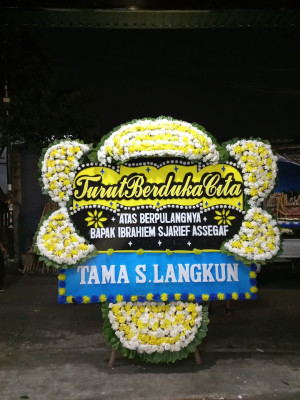 Papan Bunga Duka di Panyirapan
